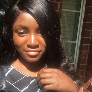 Meet your Posher, Khadija